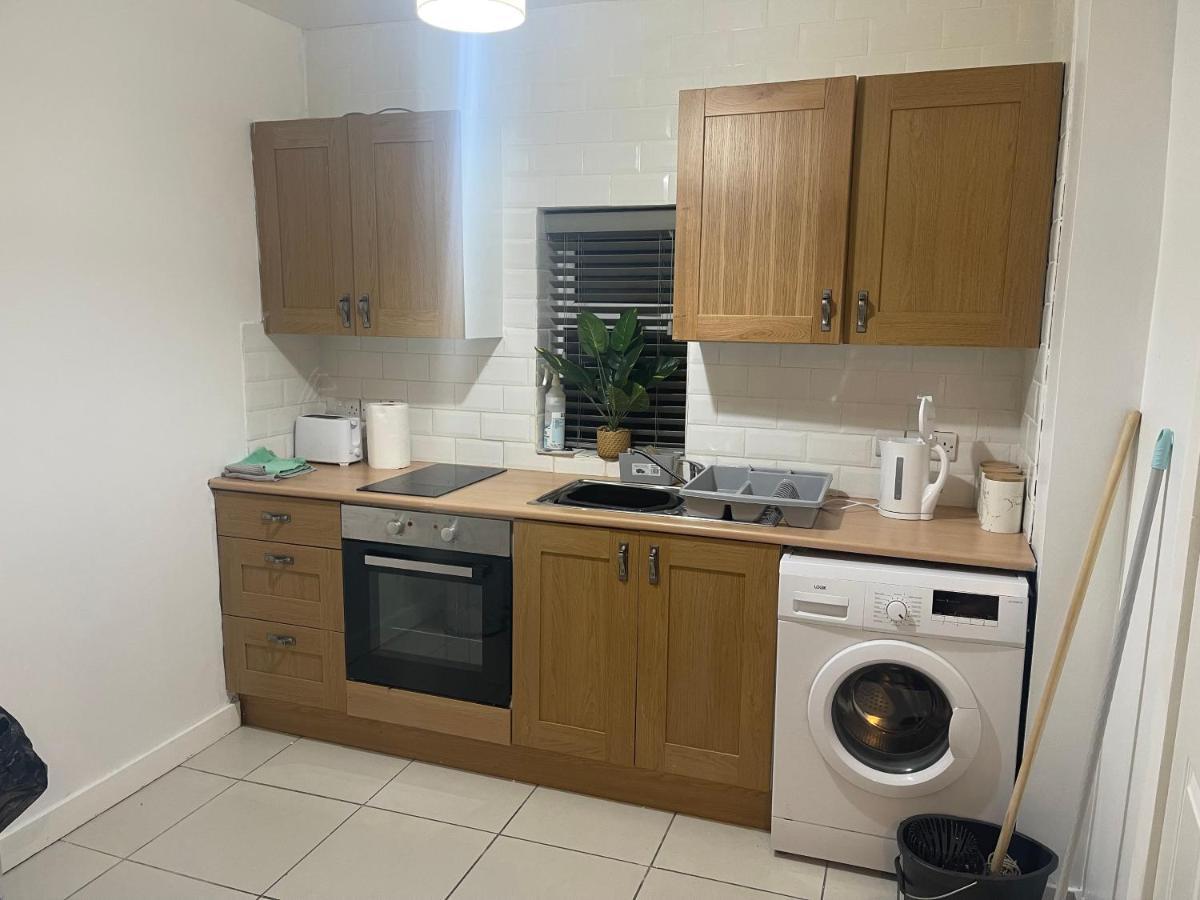 Апартаменти 2 Bed Flat Right In Centre Of Portrush Town Екстер'єр фото