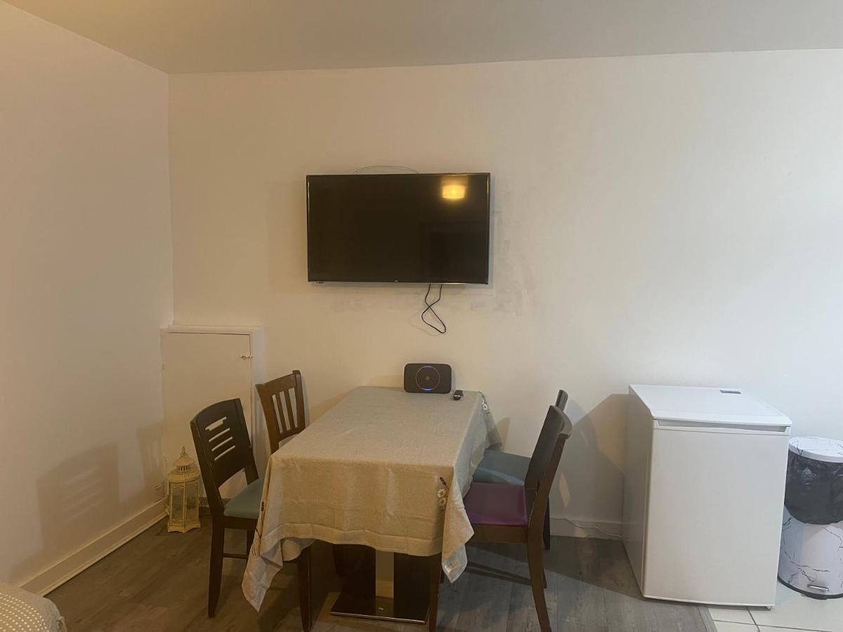 Апартаменти 2 Bed Flat Right In Centre Of Portrush Town Екстер'єр фото